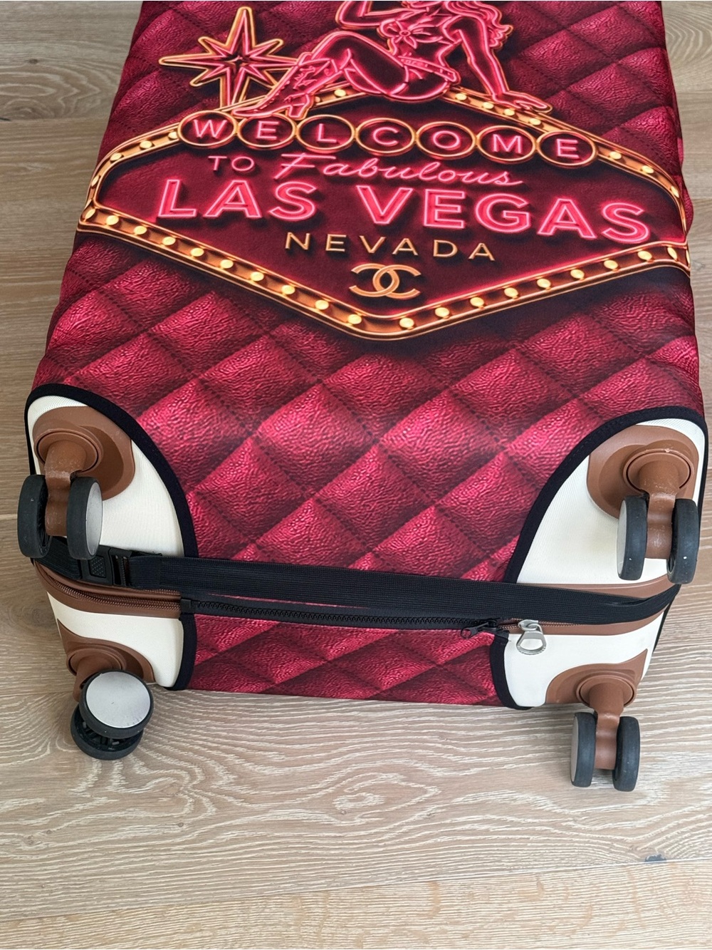 Pink Quilted Luggage Cover with Las Vegas Neon Sign Graphic - Picture 4 of 4